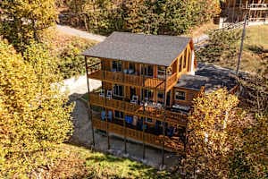 Secluded mountain retreat surrounded by nature, yet just minutes from top Gatlinburg attractions. Enjoy the perfect balance of privacy and convenience with breathtaking views, fresh mountain air, and easy access to dining, shopping, and attractions.