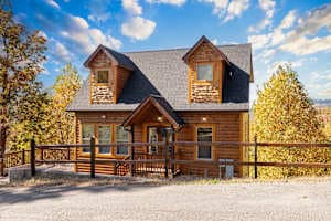 Secluded mountain retreat surrounded by nature, yet just minutes from top Gatlinburg attractions. Enjoy the perfect balance of privacy and convenience with breathtaking views, fresh mountain air, and easy access to dining, shopping, and attractions.