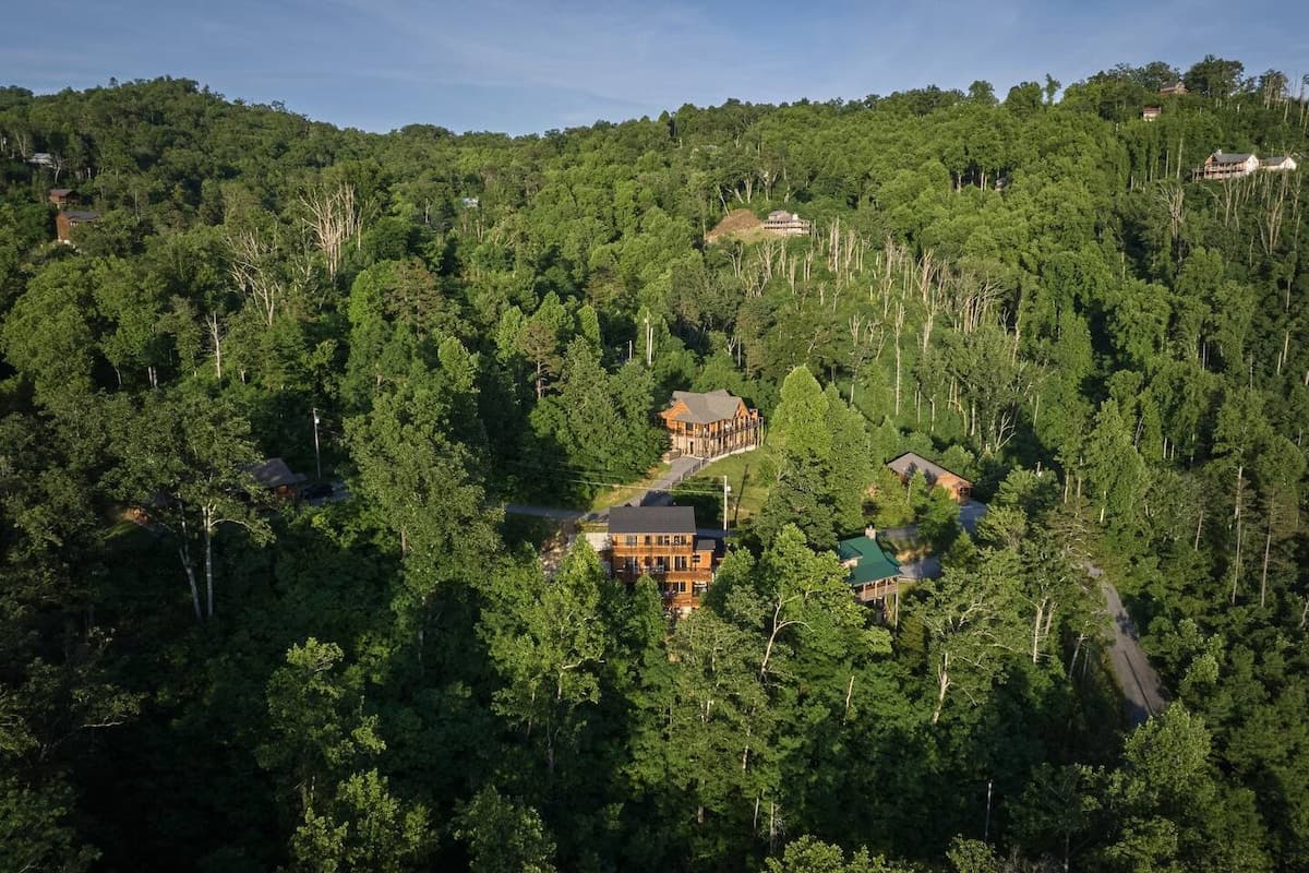 Secluded mountain retreat surrounded by nature, yet just minutes from top Gatlinburg attractions. Enjoy the perfect balance of privacy and convenience with breathtaking views, fresh mountain air, and easy access to dining, shopping, and attractions.